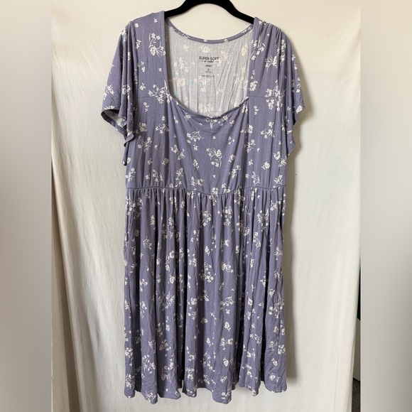 torrid Dresses & Skirts - torrid Lavender Floral Scoop Neck Short Sleeve Dress